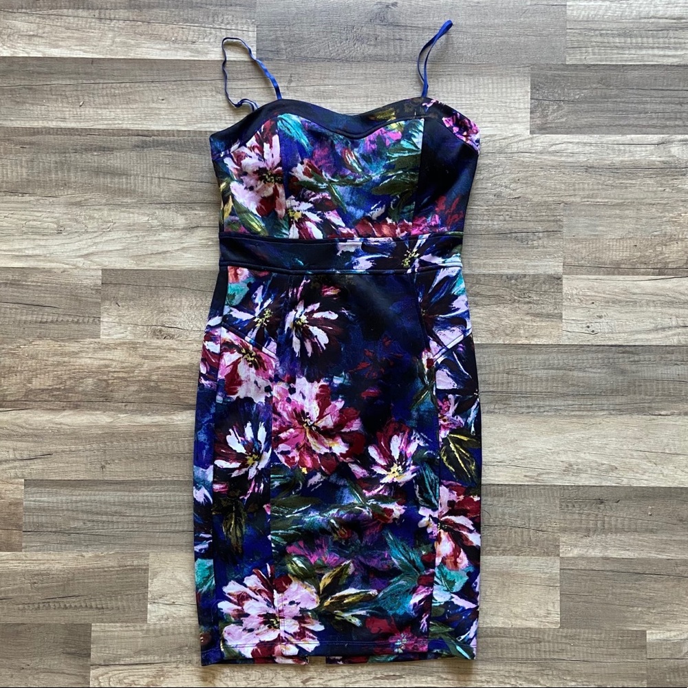 Women’s Size 5 Floral Dress w/ Spaghetti Straps